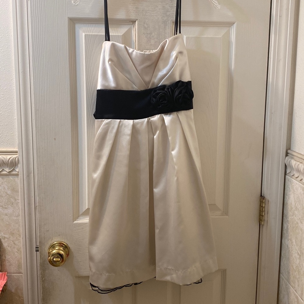 Semi-formal shiney champagne colored with pockets